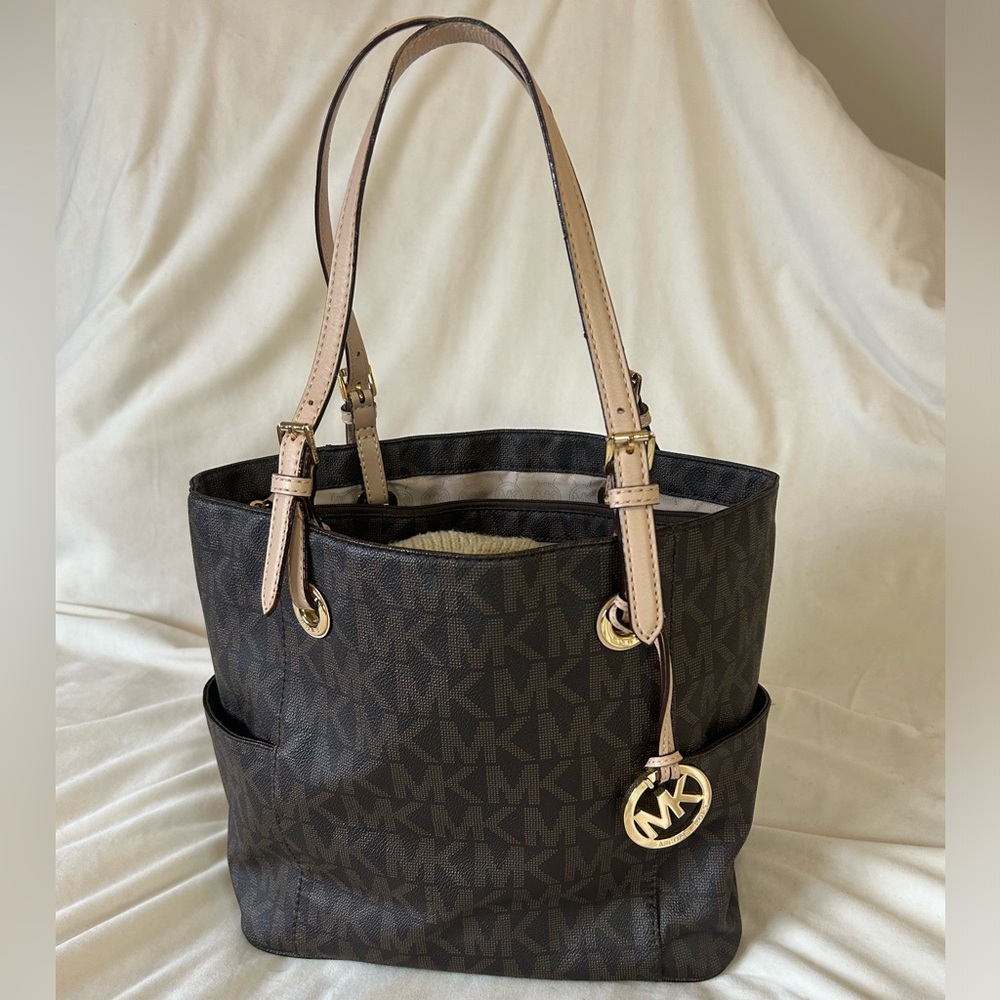 Micheal Kors Jet Set Tote